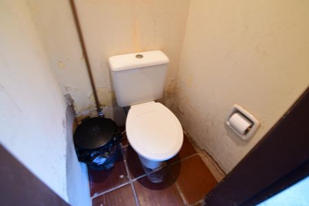 Casa para alugar com 1500m², 3 quartos e 4 vagasBanheiro de serviço