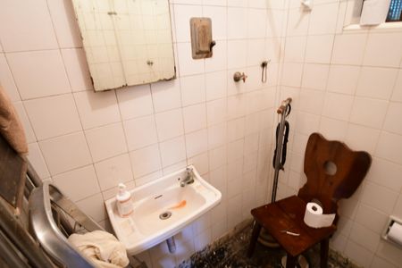 Casa para alugar com 1500m², 3 quartos e 4 vagasBanheiro de serviço