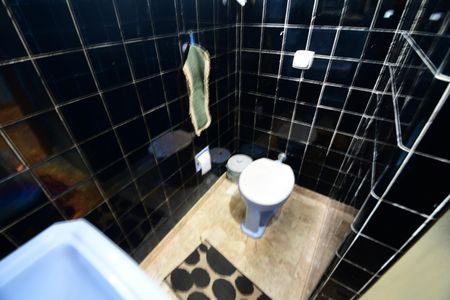 Casa para alugar com 1500m², 3 quartos e 4 vagasBanheiro Social 2