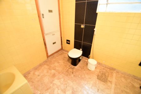 Casa para alugar com 1500m², 3 quartos e 4 vagasBanheiro Social 1