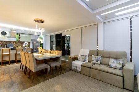 Apartamento à venda com 235m², 3 quartos e 3 vagasCobertura