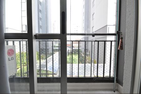 Sacada da Sala de apartamento para alugar com 2 quartos, 56m² em Vila Gustavo, São Paulo