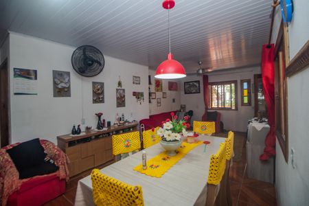 Casa à venda com 300m², 3 quartos e 3 vagasSala