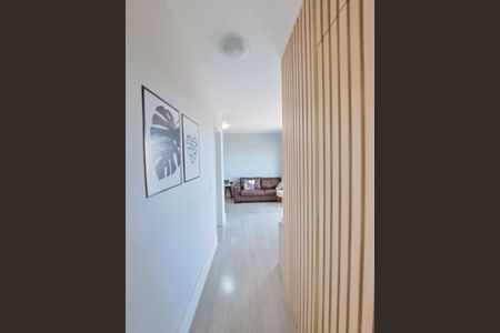 Corredor de apartamento para alugar com 3 quartos, 67m² em Passo d’Areia, Porto Alegre