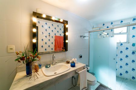 Apartamento à venda com 82m², 2 quartos e 1 vaga Apartamento à venda com 82m², 2 quartos e 1 vagaBanheiro da Suíte