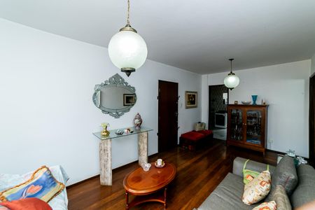 Sala de apartamento à venda com 2 quartos, 82m² em Serra, Belo Horizonte