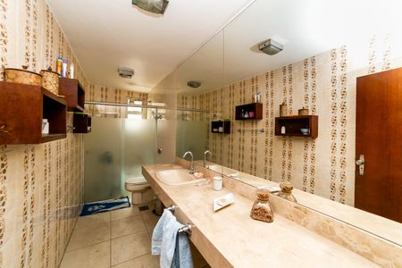 Apartamento à venda com 82m², 2 quartos e 1 vaga Apartamento à venda com 82m², 2 quartos e 1 vagaBanheiro Social