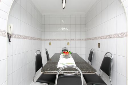 Casa à venda com 168m², 3 quartos e 2 vagasCozinha 