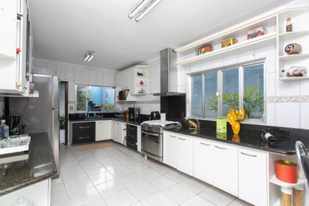 Casa à venda com 168m², 3 quartos e 2 vagasCozinha 