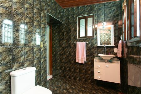 Casa à venda com 168m², 3 quartos e 2 vagasBanheiro da Suíte 