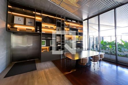 Apartamento para alugar com 140m², 1 quarto e 1 vagaHall