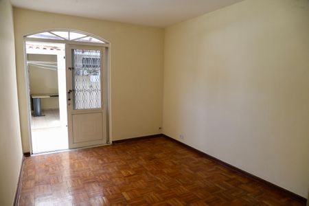Casa à venda com 104m², 3 quartos e 1 vagaQuarto 2