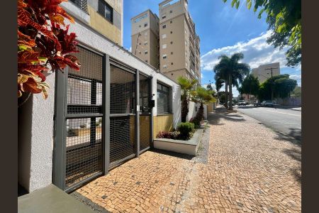 Apartamento à venda com 64m², 2 quartos e 2 vagasFachada da portaria