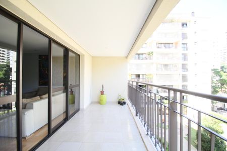 Apartamento à venda com 194m², 3 quartos e 3 vagasVaranda da Sala