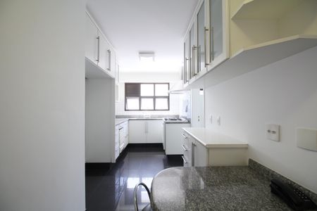 Apartamento à venda com 194m², 3 quartos e 3 vagasCozinha - Armários