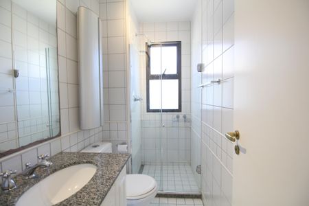 Apartamento à venda com 194m², 3 quartos e 3 vagasBanheiro Suíte 3