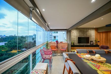 Apartamento à venda com 110m², 3 quartos e 2 vagasVaranda