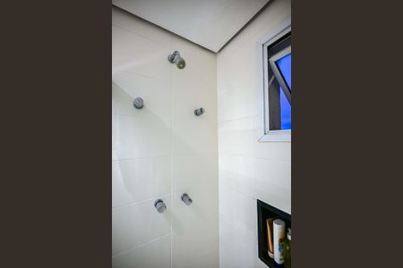 Apartamento à venda com 110m², 3 quartos e 2 vagasChuveiro da Suíte