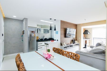 Apartamento à venda com 68m², 2 quartos e 1 vagaSala
