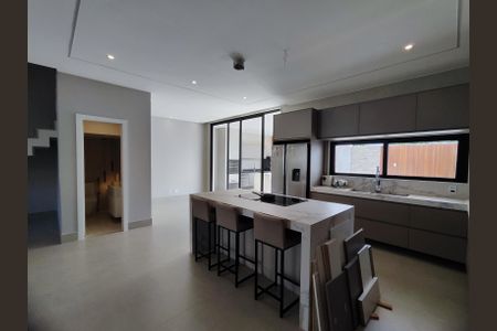 Casa de condomínio à venda com 350m², 4 quartos e 3 vagas Casa de condomínio à venda com 350m², 4 quartos e 3 vagasSala / Cozinha
