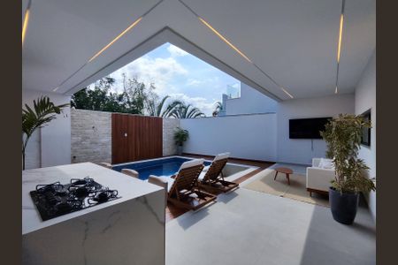 Casa de condomínio à venda com 350m², 4 quartos e 3 vagas Casa de condomínio à venda com 350m², 4 quartos e 3 vagasÁrea externa