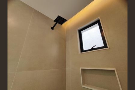 Casa de condomínio à venda com 350m², 4 quartos e 3 vagas Casa de condomínio à venda com 350m², 4 quartos e 3 vagasBanheiro da Suíte 2