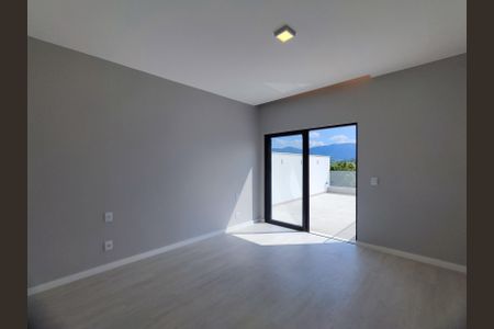 Casa de condomínio à venda com 350m², 4 quartos e 3 vagas Casa de condomínio à venda com 350m², 4 quartos e 3 vagasSuíte 2