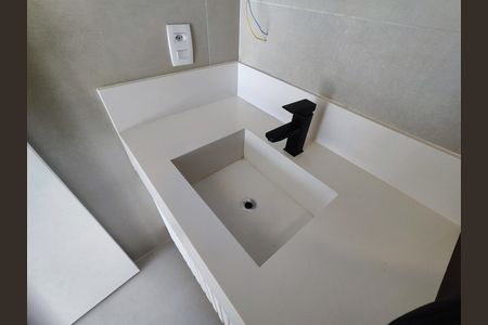 Casa de condomínio à venda com 350m², 4 quartos e 3 vagas Casa de condomínio à venda com 350m², 4 quartos e 3 vagasBanheiro da Suíte 2