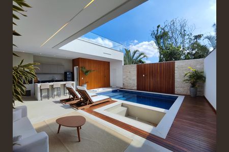 Casa de condomínio à venda com 350m², 4 quartos e 3 vagas Casa de condomínio à venda com 350m², 4 quartos e 3 vagasÁrea externa