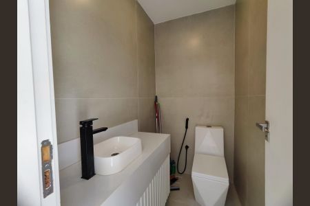 Casa de condomínio à venda com 350m², 4 quartos e 3 vagas Casa de condomínio à venda com 350m², 4 quartos e 3 vagasÁrea externa
