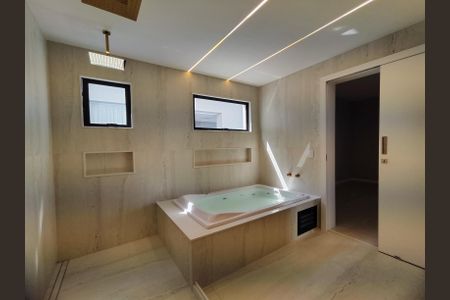 Casa de condomínio à venda com 350m², 4 quartos e 3 vagas Casa de condomínio à venda com 350m², 4 quartos e 3 vagasBanheiro da Suíte 1