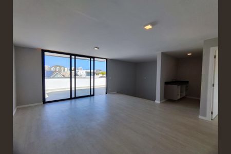 Casa de condomínio à venda com 350m², 4 quartos e 3 vagas Casa de condomínio à venda com 350m², 4 quartos e 3 vagasSala privativa