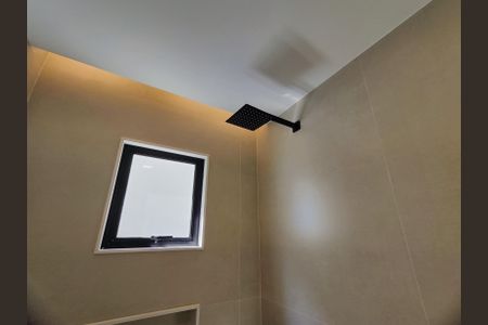 Casa de condomínio à venda com 350m², 4 quartos e 3 vagas Casa de condomínio à venda com 350m², 4 quartos e 3 vagasBanheiro da Suíte 3