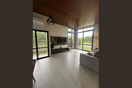 Sala de casa para alugar com 3 quartos, 200m² em Morro das Pedras, Florianópolis