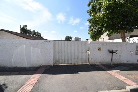 Casa de condomínio para alugar com 50m², 3 quartos e 2 vagasFachada