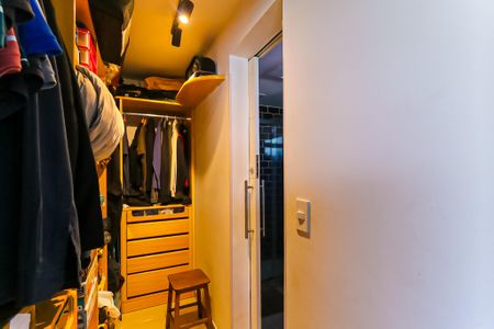 Apartamento à venda com 190m², 3 quartos e 3 vagasCloset da suíte 2