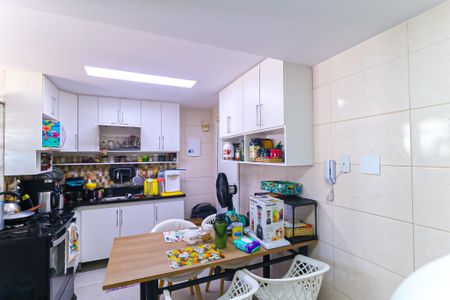 Apartamento à venda com 190m², 3 quartos e 3 vagasCozinha