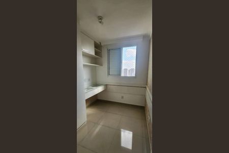 Quarto de apartamento para alugar com 3 quartos, 84m² em Jardim Zaira, Guarulhos