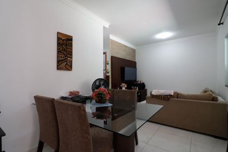 Sala de casa à venda com 3 quartos, 73m² em Vila Dalila, São Paulo
