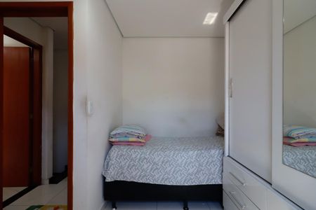 Casa à venda com 73m², 3 quartos e 2 vagasQuarto 2