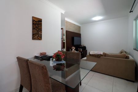 Sala de casa à venda com 3 quartos, 73m² em Vila Dalila, São Paulo