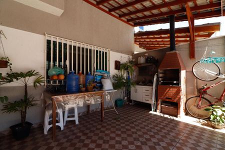 Casa à venda com 73m², 3 quartos e 2 vagasChurrasqueira