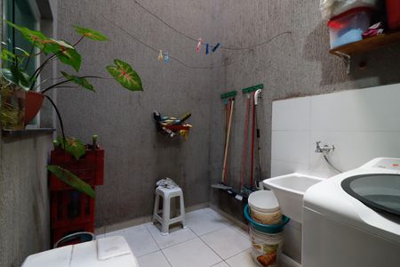 Casa à venda com 73m², 3 quartos e 2 vagasÁrea de Serviço