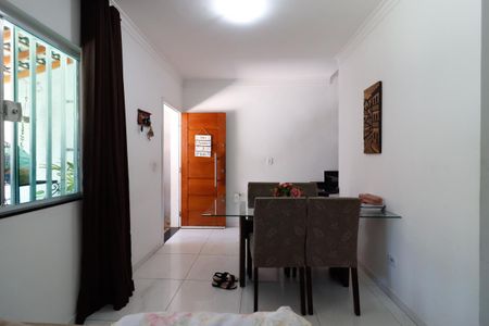 Casa à venda com 73m², 3 quartos e 2 vagasSala