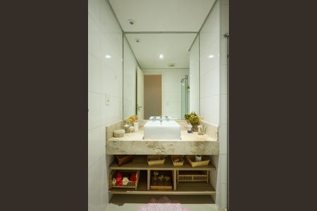 Apartamento à venda com 140m², 4 quartos e 3 vagas Apartamento à venda com 140m², 4 quartos e 3 vagasBanheiro Social 2