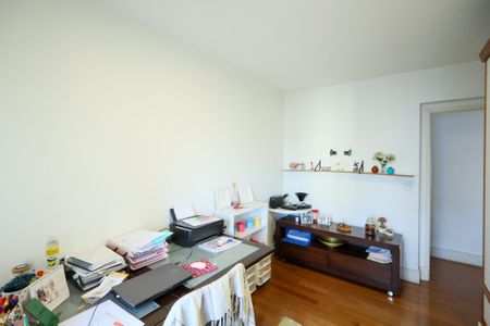 Apartamento à venda com 140m², 4 quartos e 3 vagas Apartamento à venda com 140m², 4 quartos e 3 vagasQuarto 4