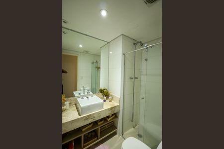 Apartamento à venda com 140m², 4 quartos e 3 vagas Apartamento à venda com 140m², 4 quartos e 3 vagasBanheiro Social 2