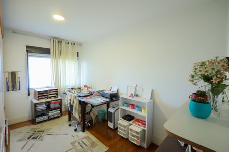 Apartamento à venda com 140m², 4 quartos e 3 vagas Apartamento à venda com 140m², 4 quartos e 3 vagasQuarto 4