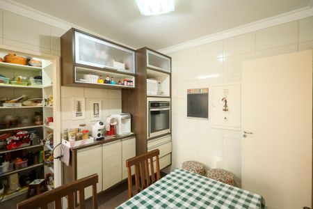 Apartamento à venda com 140m², 4 quartos e 3 vagas Apartamento à venda com 140m², 4 quartos e 3 vagasCozinha