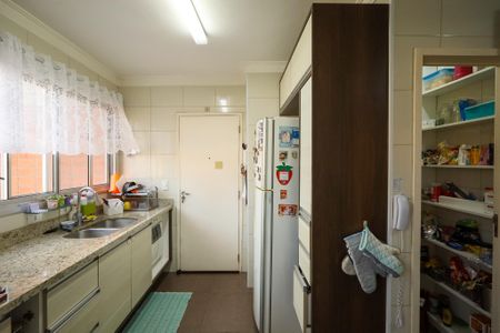 Apartamento à venda com 140m², 4 quartos e 3 vagas Apartamento à venda com 140m², 4 quartos e 3 vagasCozinha